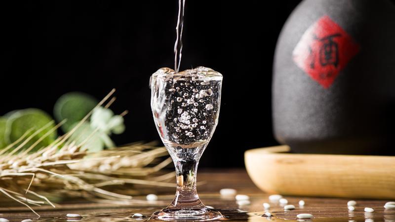 刘彦春、萧楠纷纷减仓白酒,什么逻辑?|基金